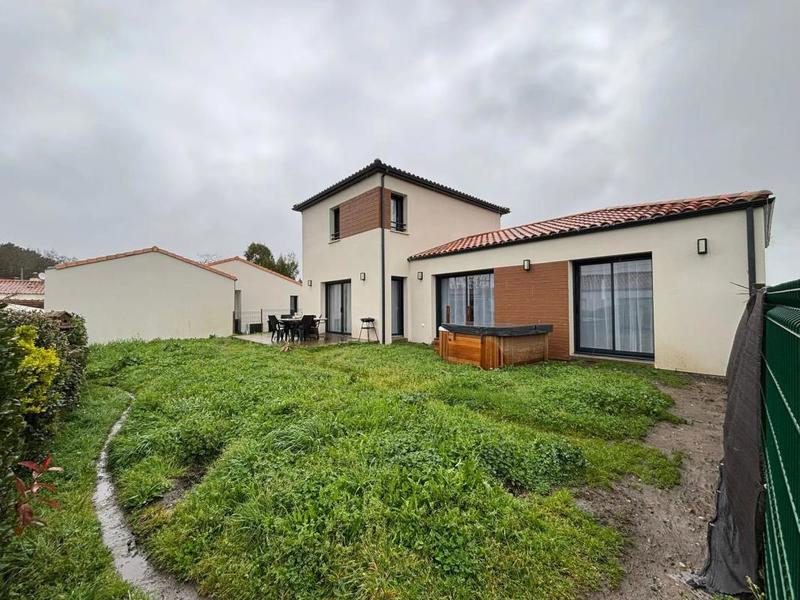 Maison - 128 m² - 6 pièces