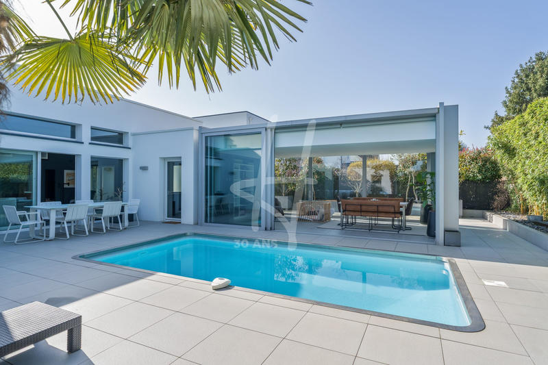 Maison contemporaine - 195 m² - 6 pièces