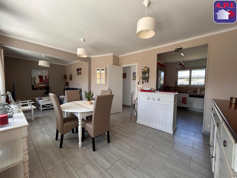 Maison - 99 m² - 4 pièces