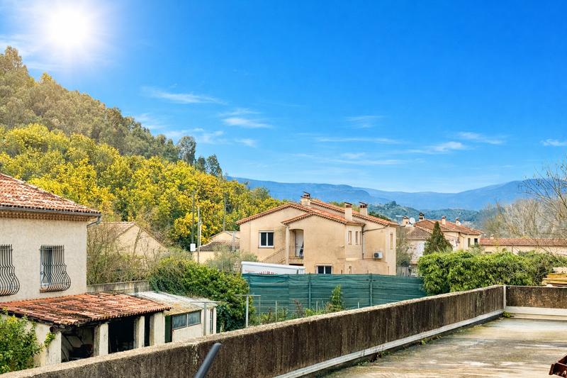 Appartement - 82 m² - 3 pièces