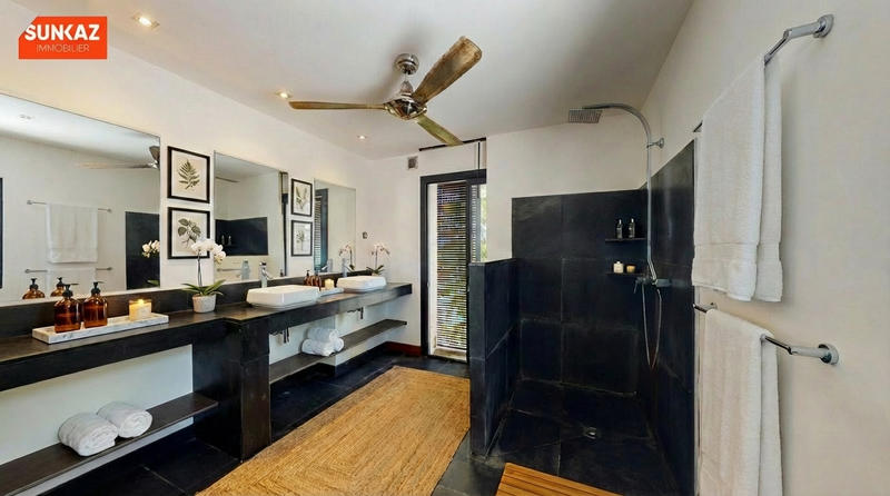 Villa - 240 m² - 6 pièces