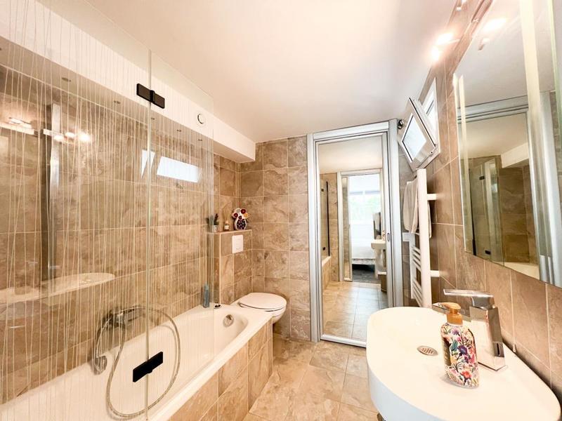 Villa - 257 m² - 6 pièces