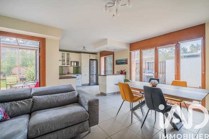 Maison - 99 m² - 4 pièces