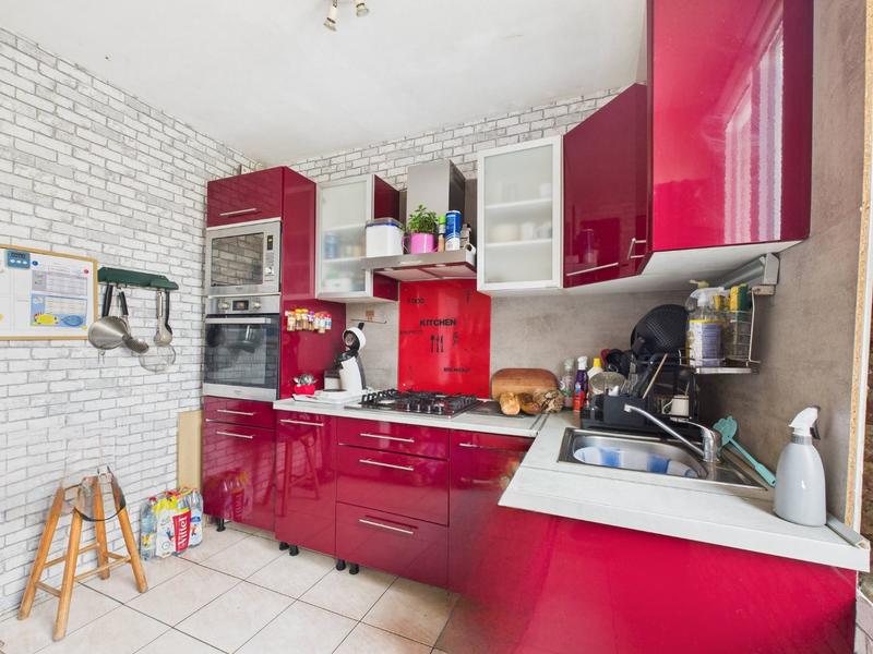 Maison - 92 m² - 5 pièces