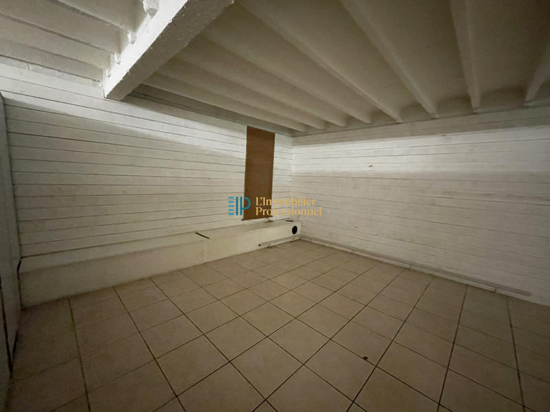 Local commercial - 143 m² - 2 pièces