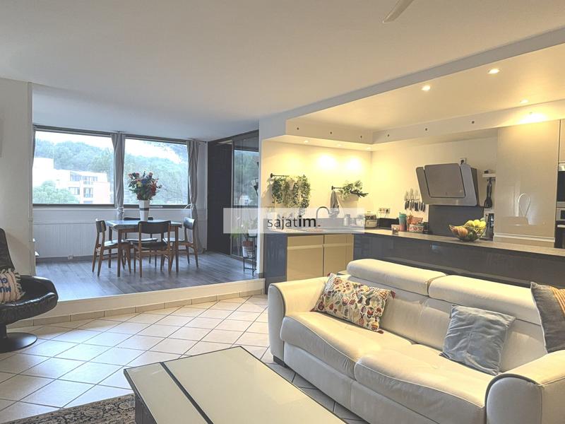 Appartement - 80 m² - 4 pièces