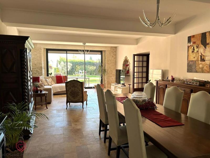 Maison de village - 405 m² - 13 pièces