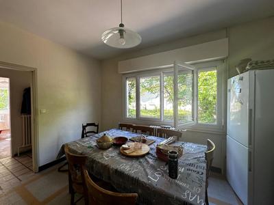 Maison - 98 m² - 5 pièces