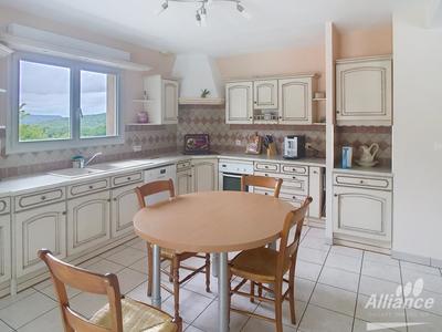 Maison - 155 m² - 6 pièces