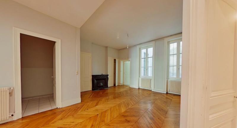 Appartement - 131 m² - 4 pièces