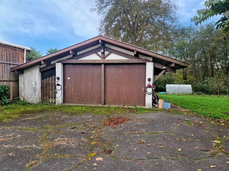 Maison - 227 m² - 8 pièces