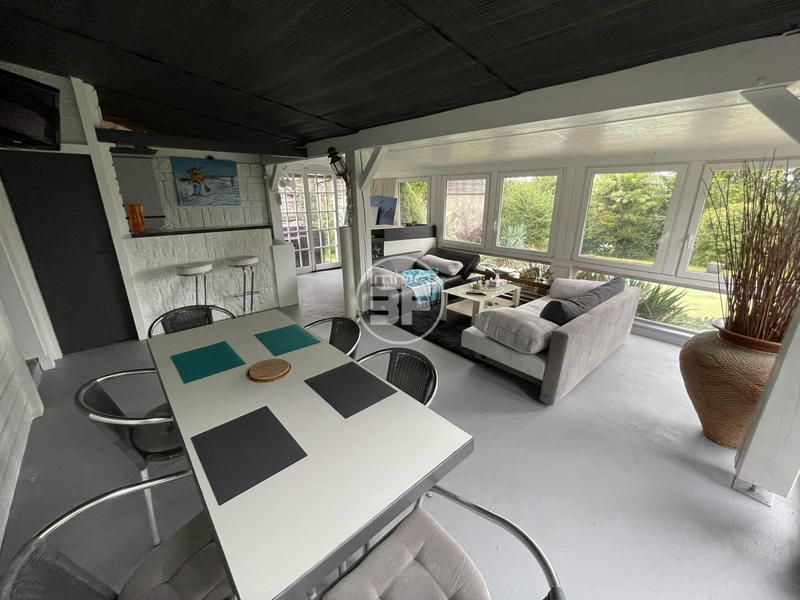 Maison - 200 m² - 6 pièces