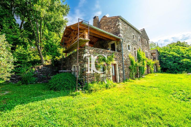 Maison - 205 m² - 8 pièces