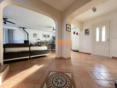 Villa - 200 m² - 9 pièces