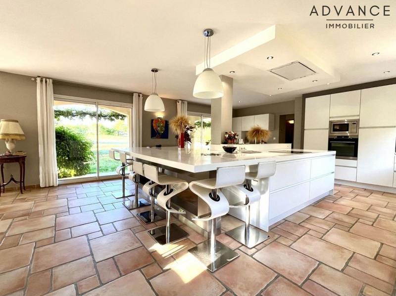 Maison - 172 m² - 6 pièces