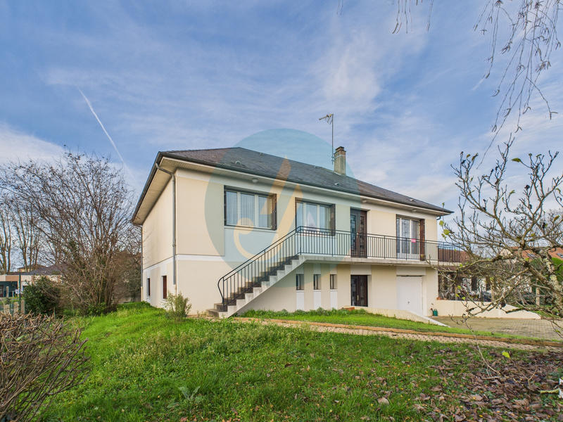 Maison - 186 m² - 7 pièces