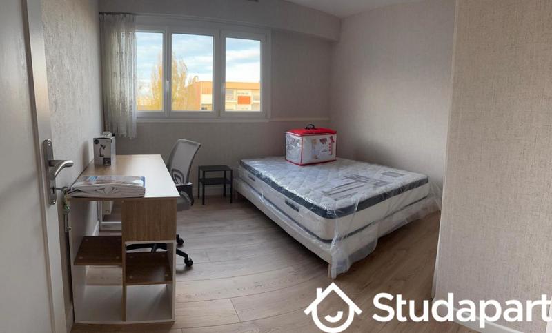 Chambre - 10 m² - 1 pièce