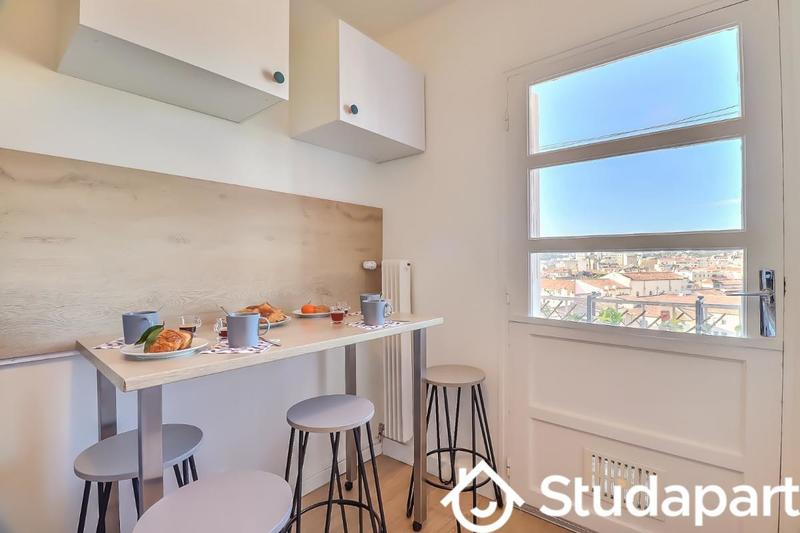 Chambre - 11 m² - 1 pièce