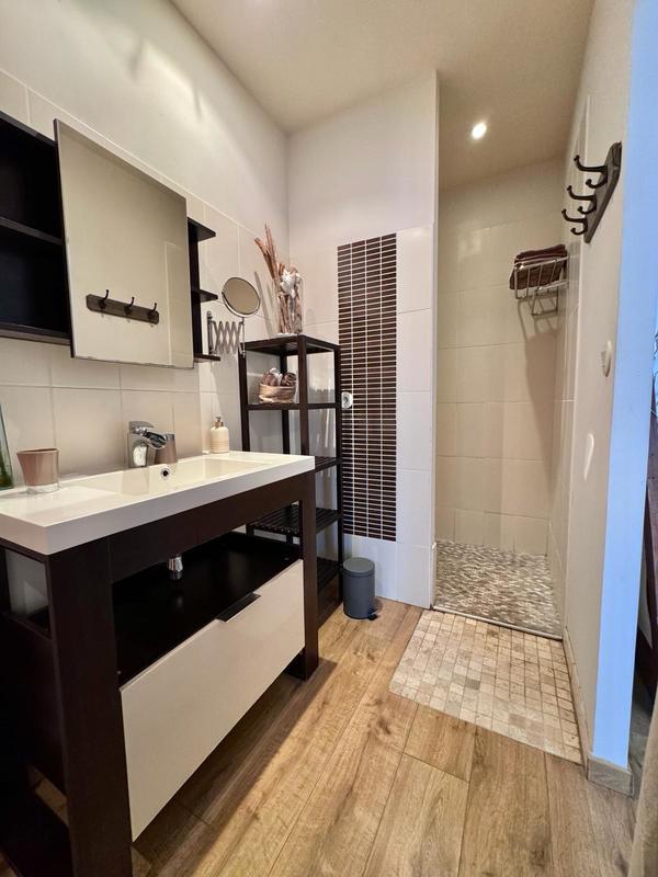 Local commercial - 266 m² - 5 pièces