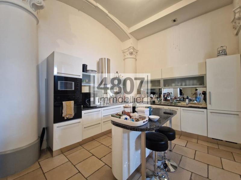 Appartement - 188 m² - 5 pièces