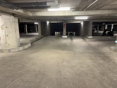 Parking / Garage - 12 m²