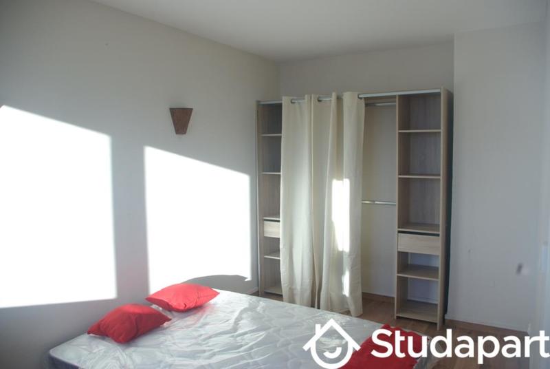 Chambre - 9 m² - 1 pièce
