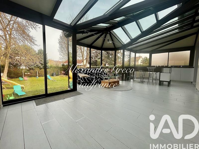 Maison - 185 m² - 8 pièces