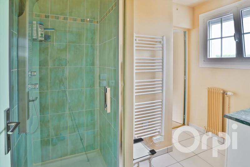 Maison - 223 m² - 7 pièces