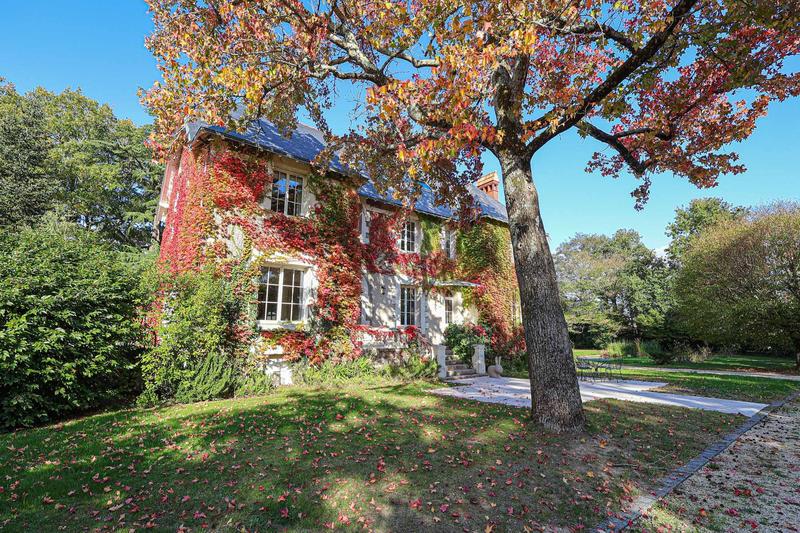 Maison - 360 m² - 12 pièces