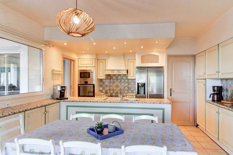 Villa - 378 m² - 10 pièces