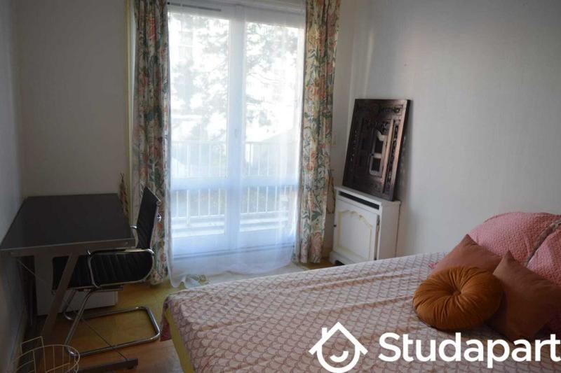 Chambre - 12 m² - 1 pièce