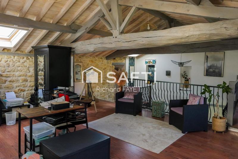 Maison - 302 m² - 10 pièces