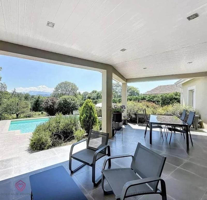 Villa - 184 m² - 6 pièces