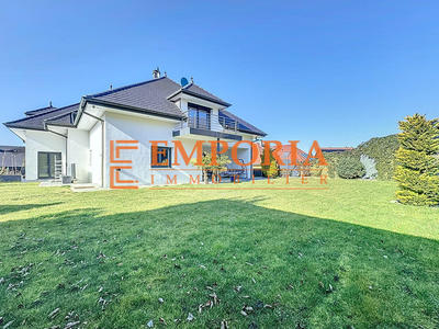 Maison - 280 m² - 8 pièces