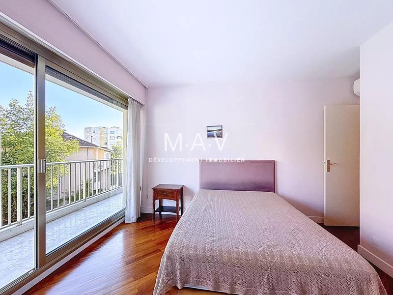 Appartement - 77 m² - 3 pièces