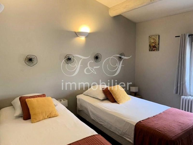 Propriété - 550 m² - 17 pièces