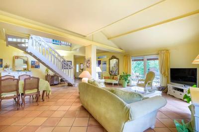 Maison - 190 m² - 7 pièces