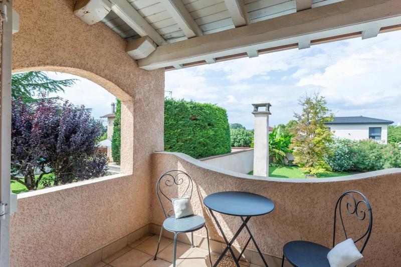 Maison - 221 m² - 6 pièces