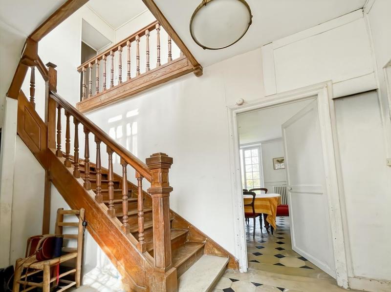 Maison - 301 m² - 11 pièces