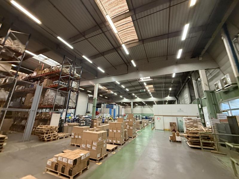 Local d'activités - 12 000 m²