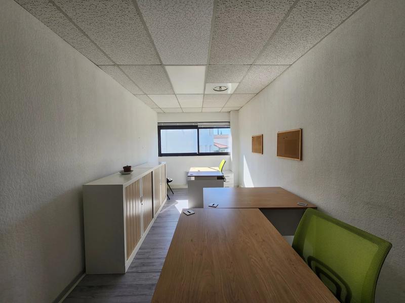 Bureau - 120 m² - 6 pièces