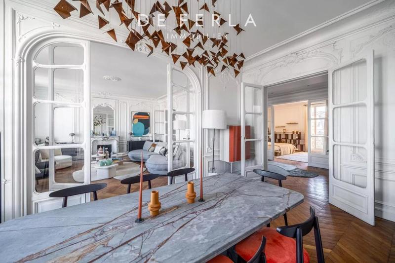 Appartement - 293 m² - 7 pièces