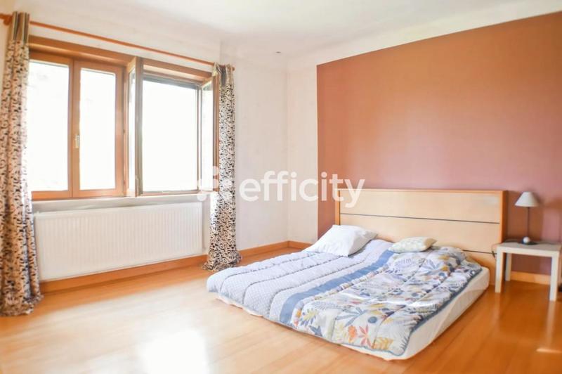 Maison - 186 m² - 6 pièces