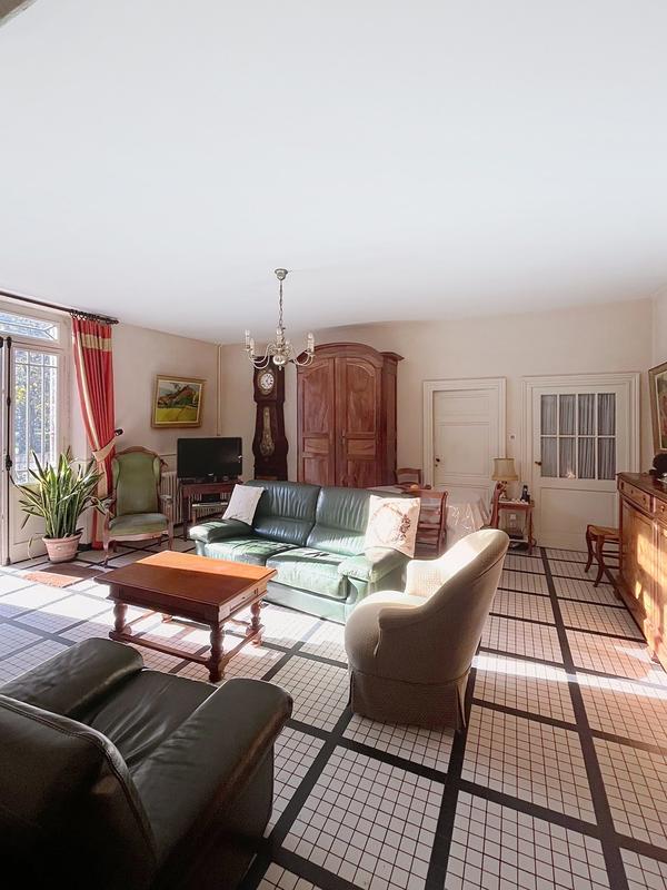 Maison - 400 m² - 10 pièces