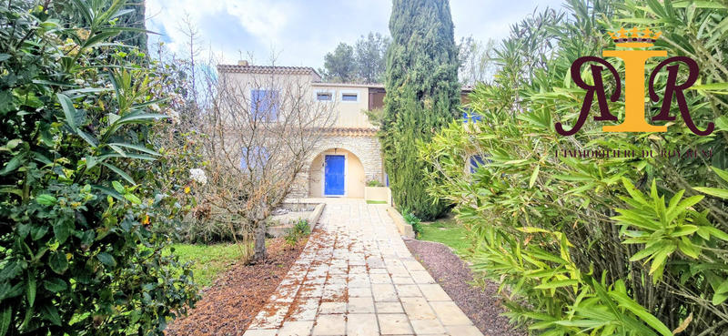 Maison - 270 m² - 10 pièces