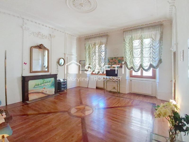 Appartement - 153 m² - 5 pièces