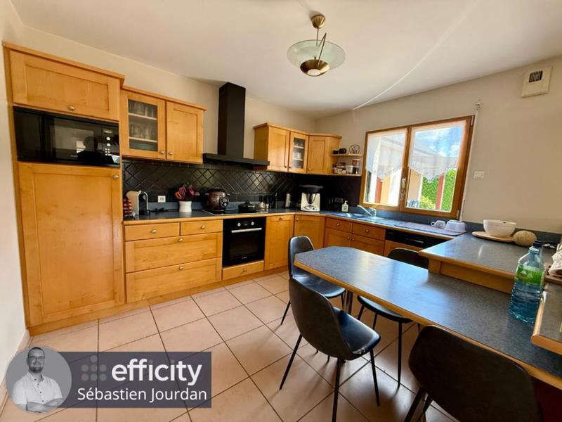 Maison - 187 m² - 6 pièces