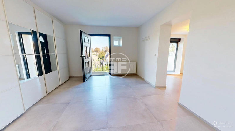 Maison - 239 m² - 6 pièces