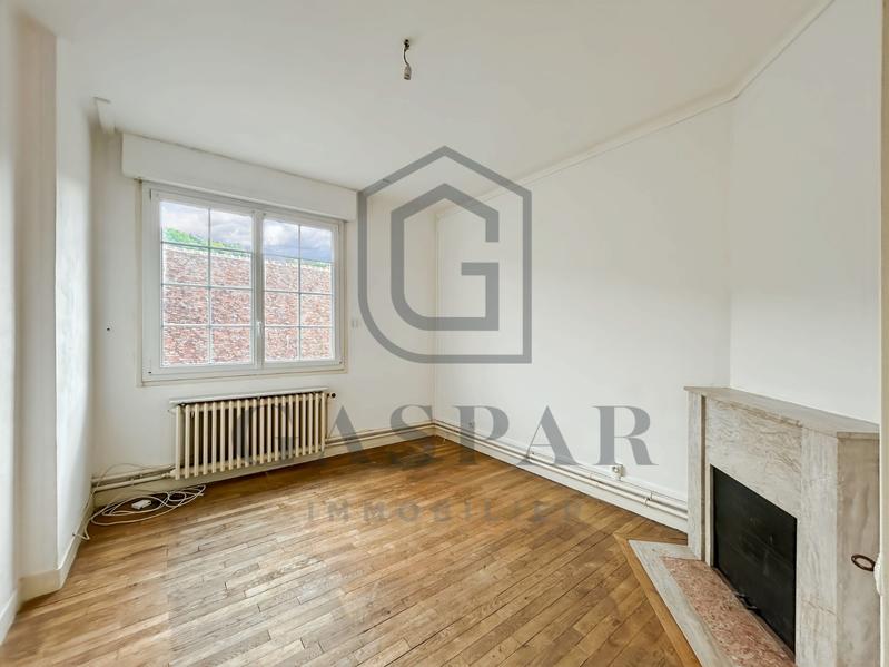 Maison - 99 m² - 5 pièces