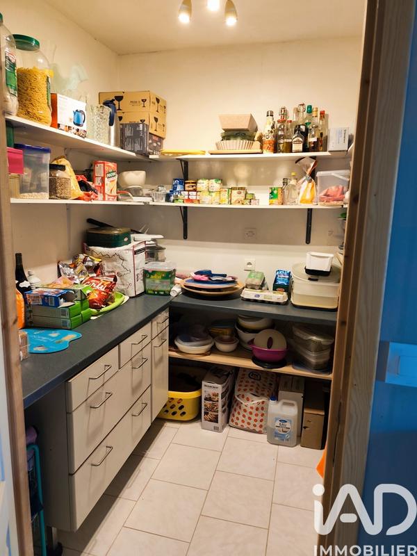 Maison - 230 m² - 6 pièces